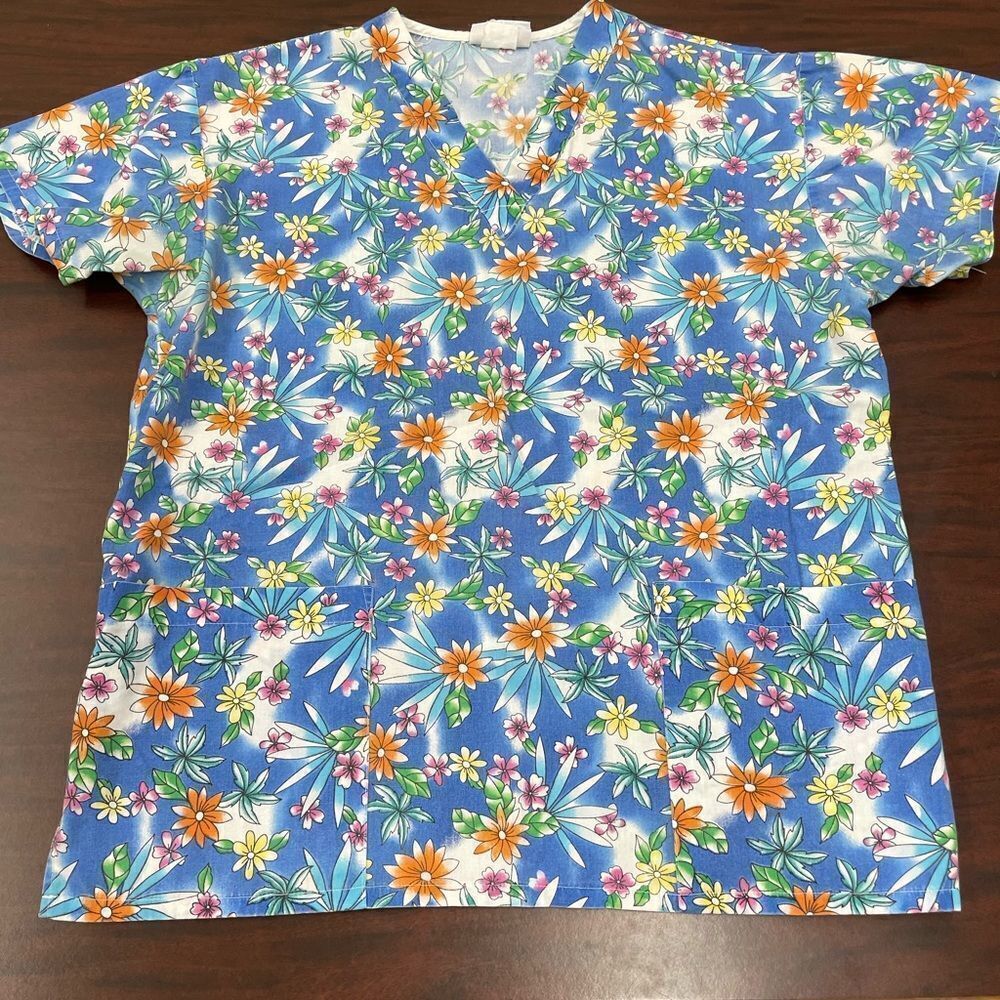 Peaches Uniforms Floral Scrub Top